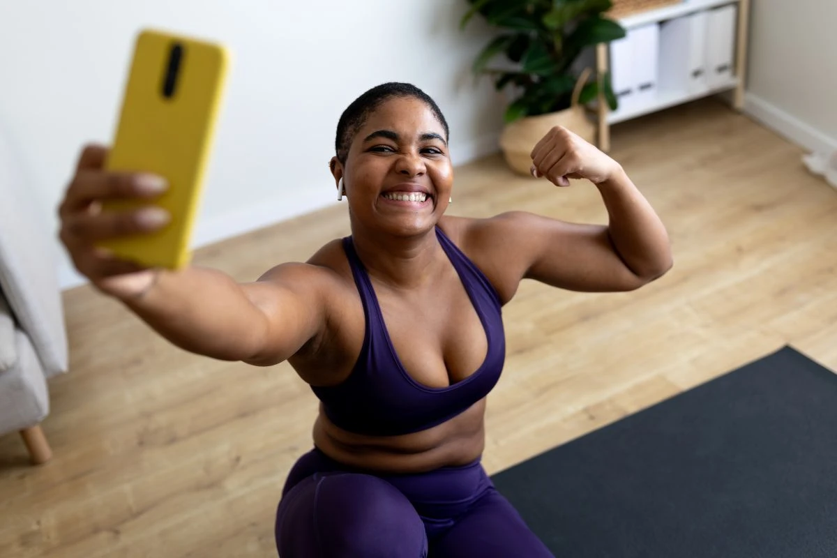 Personal lista 5 melhores exercícios para fortalecer o tríceps em casa
