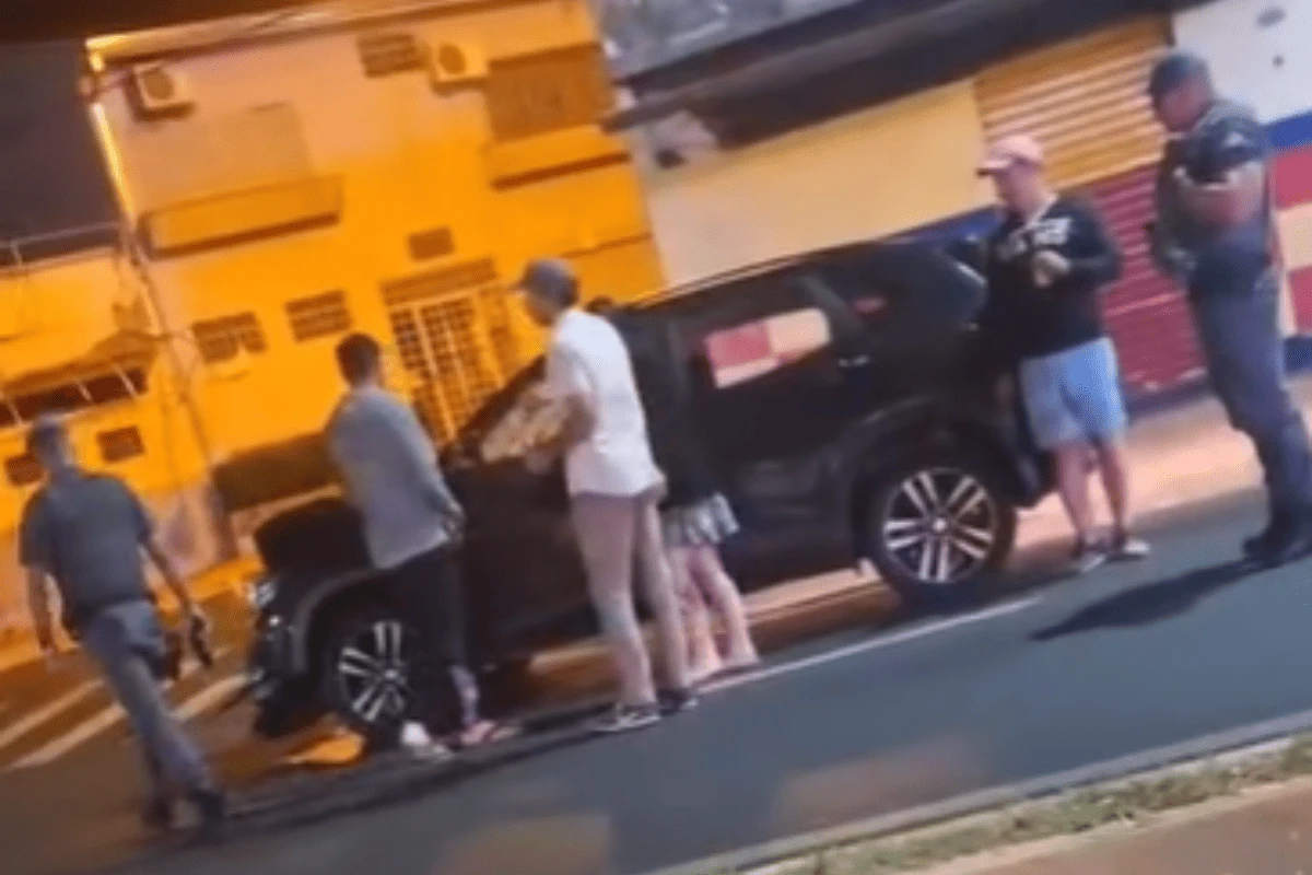 Vereador sofre acidente de carro após deixar namorada dirigir sem CNH