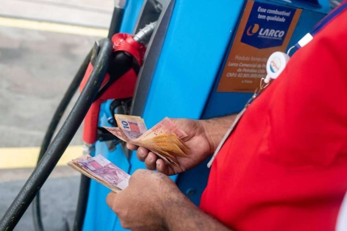 Preço da gasolina aumenta R$ 0,55 e chega a R$ 6,59 nos postos do DF