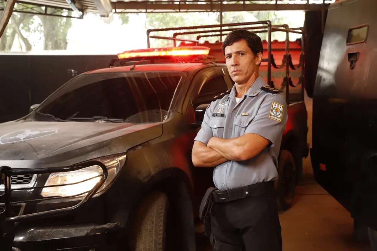 Leonardo Brício recorre a “jeitinho” para conseguir chorar em série