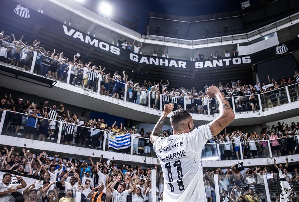 Santos pode carimbar retorno para a Série A em jogo contra o Coritiba