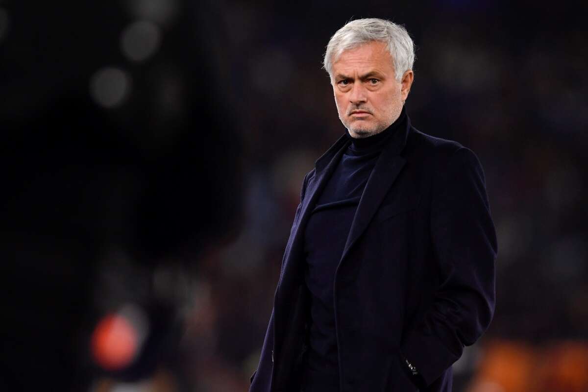 José Mourinho nega acusação de racismo: “Exatamente o contrário”