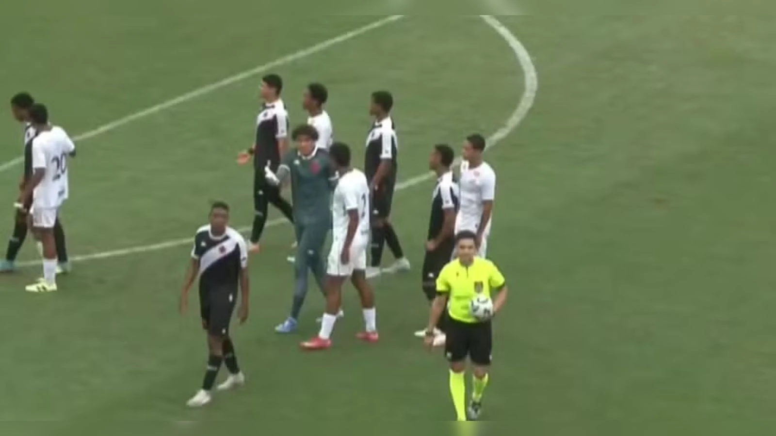 Goleiro do Vasco acusa caso de injúria racial contra Santos no sub-20