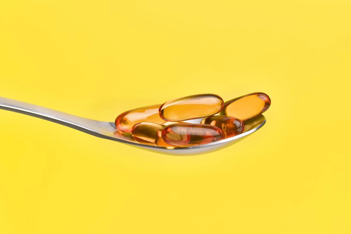 Tomar vitamina D de manhã ou à noite? Especialistas respondem