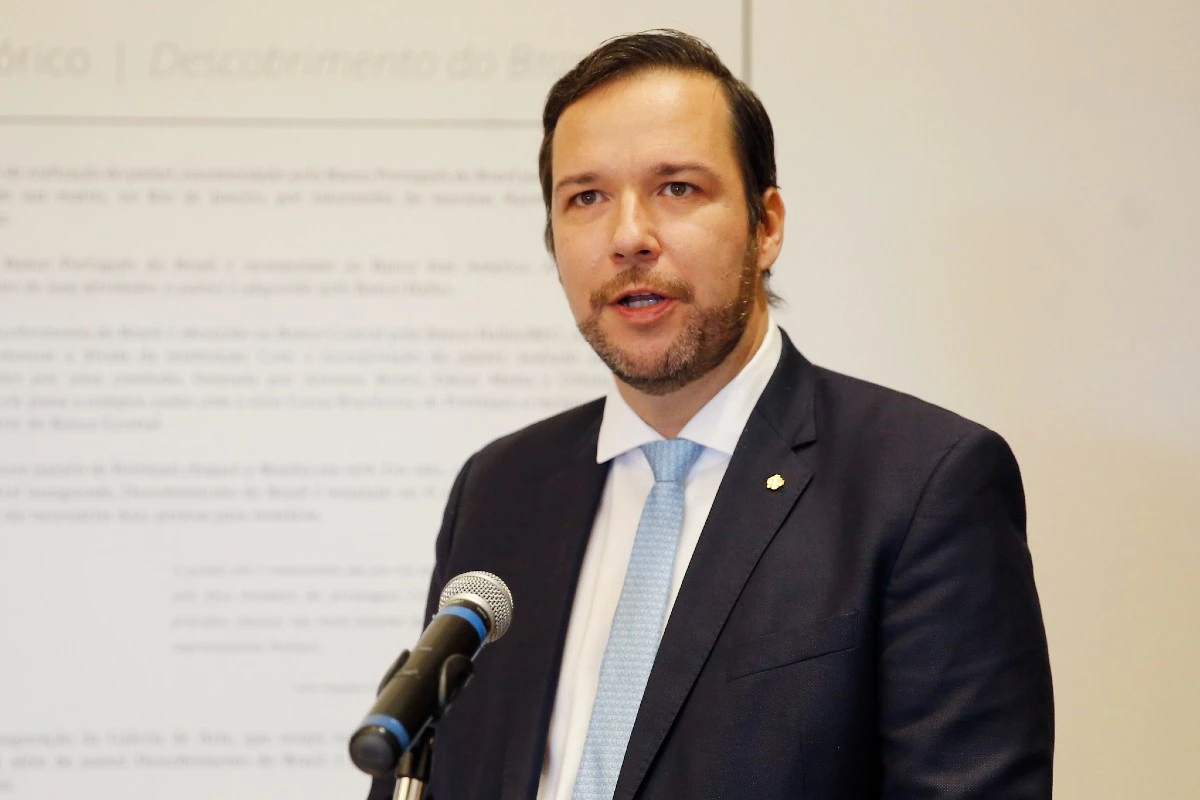 Técnico ou político? Quem é Renato Gomes, diretor do BC que vai decidir futuro do Master