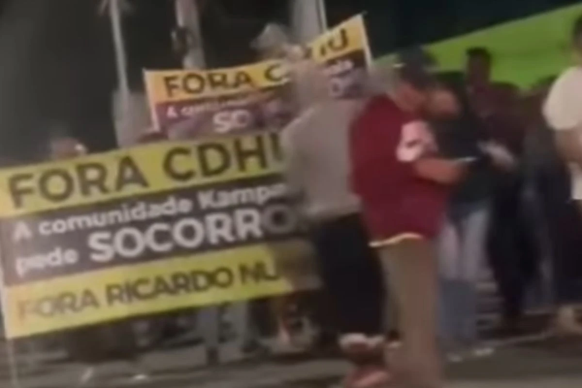 Ato contra desocupação de favela reúne manifestantes na Marginal Tietê
