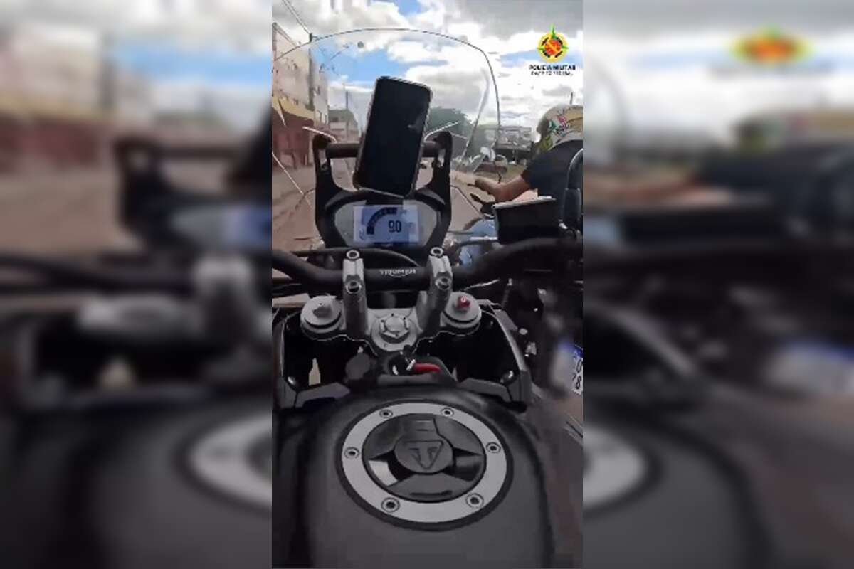 Vídeo mostra perseguição e prisão de motoqueiro com drogas no DF