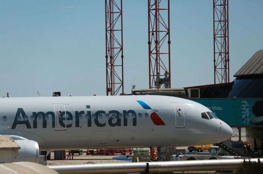 “Bomba no voo”: avião atrasa quase 5h após passageiro renomear Wi-Fi