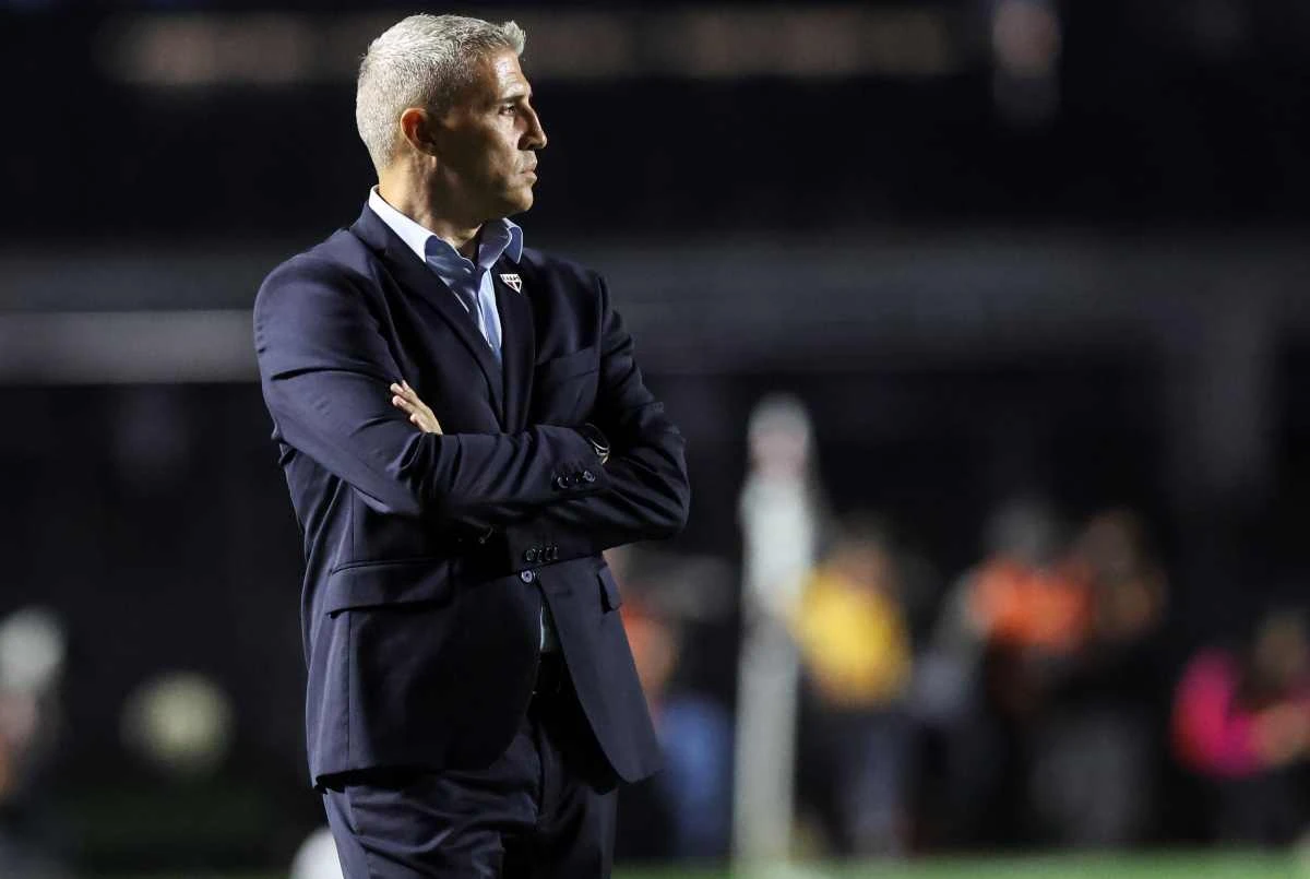 Crespo diz que derrota foi “totalmente merecida” e avalia má fase
