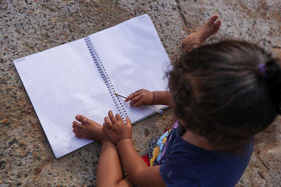 CLDF aprova novo valor de auxilio-creche e alimentação para servidores