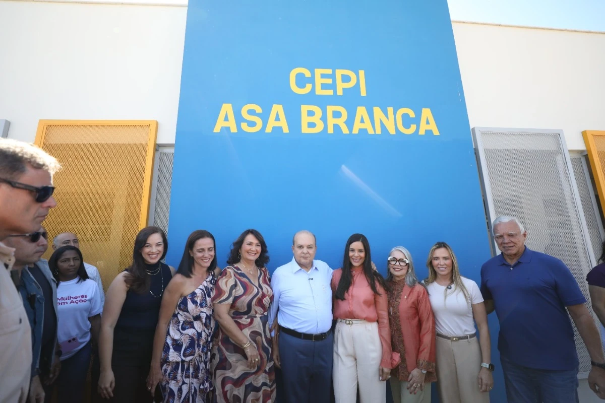 Ibaneis anuncia bolsa universitária para aprovados em outros estados