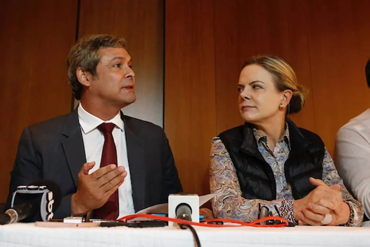 Lindbergh rebate dirigente do PT que reclamou de Gleisi: “Desprezível”