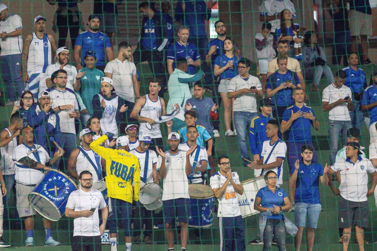 Torcedores viajam mais de 200km para assistir a jogo do Cruzeiro em BH