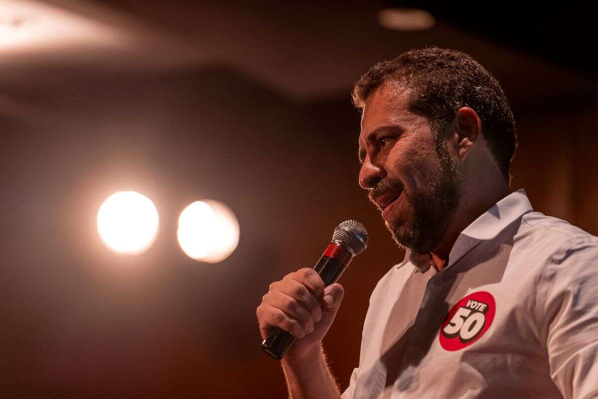 Boulos vai da mudança de postura ao mea culpa, mas não evita derrota