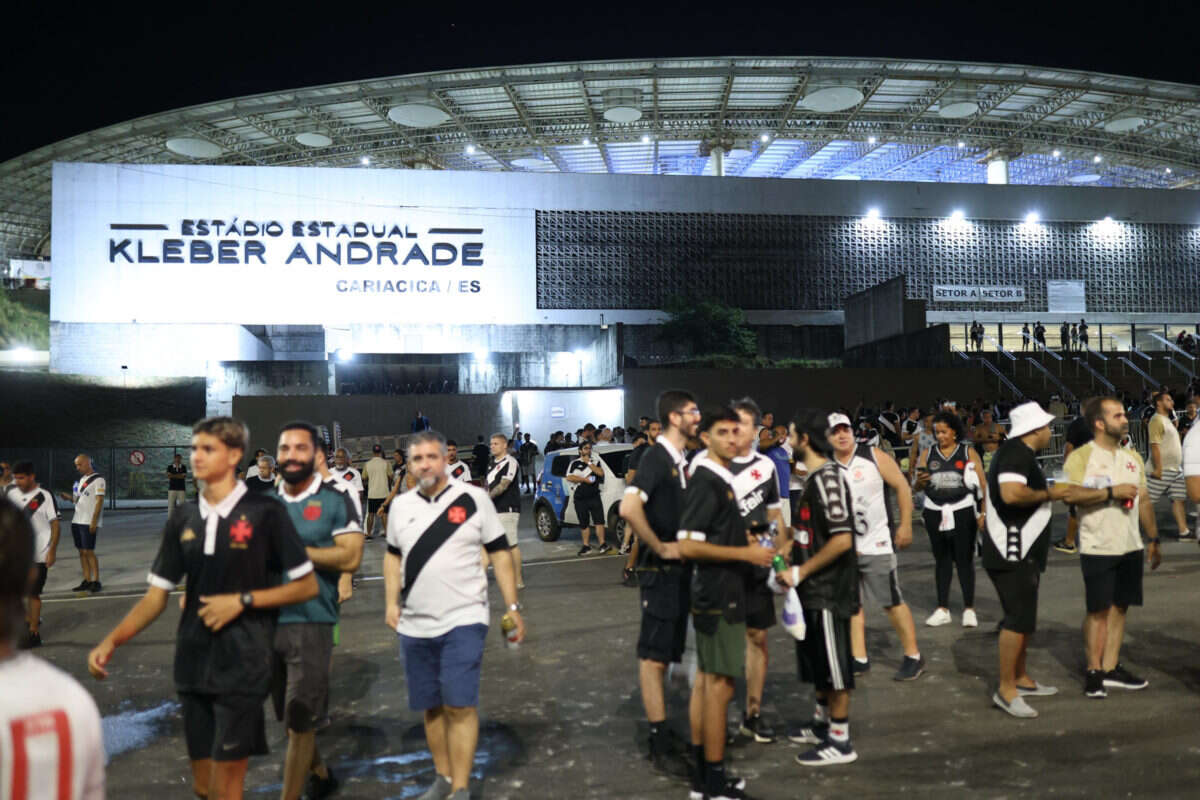 Torcedores comparecem ao Kleber Andrade para jogão União-MT x Vasco