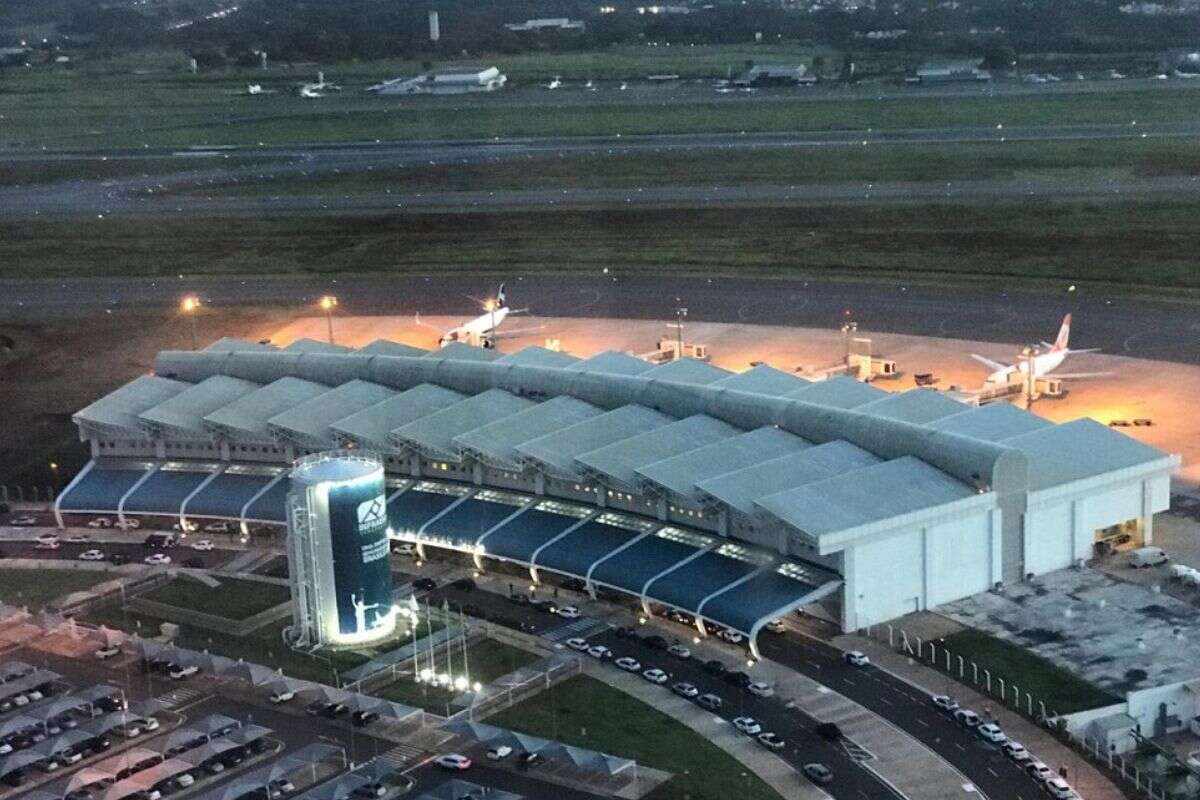 Ameaça de bomba no aeroporto de Goiânia muda local do check-in