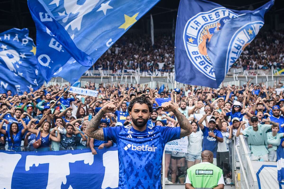 “De coração e alma”, declara Gabigol em chegada ao Cruzeiro