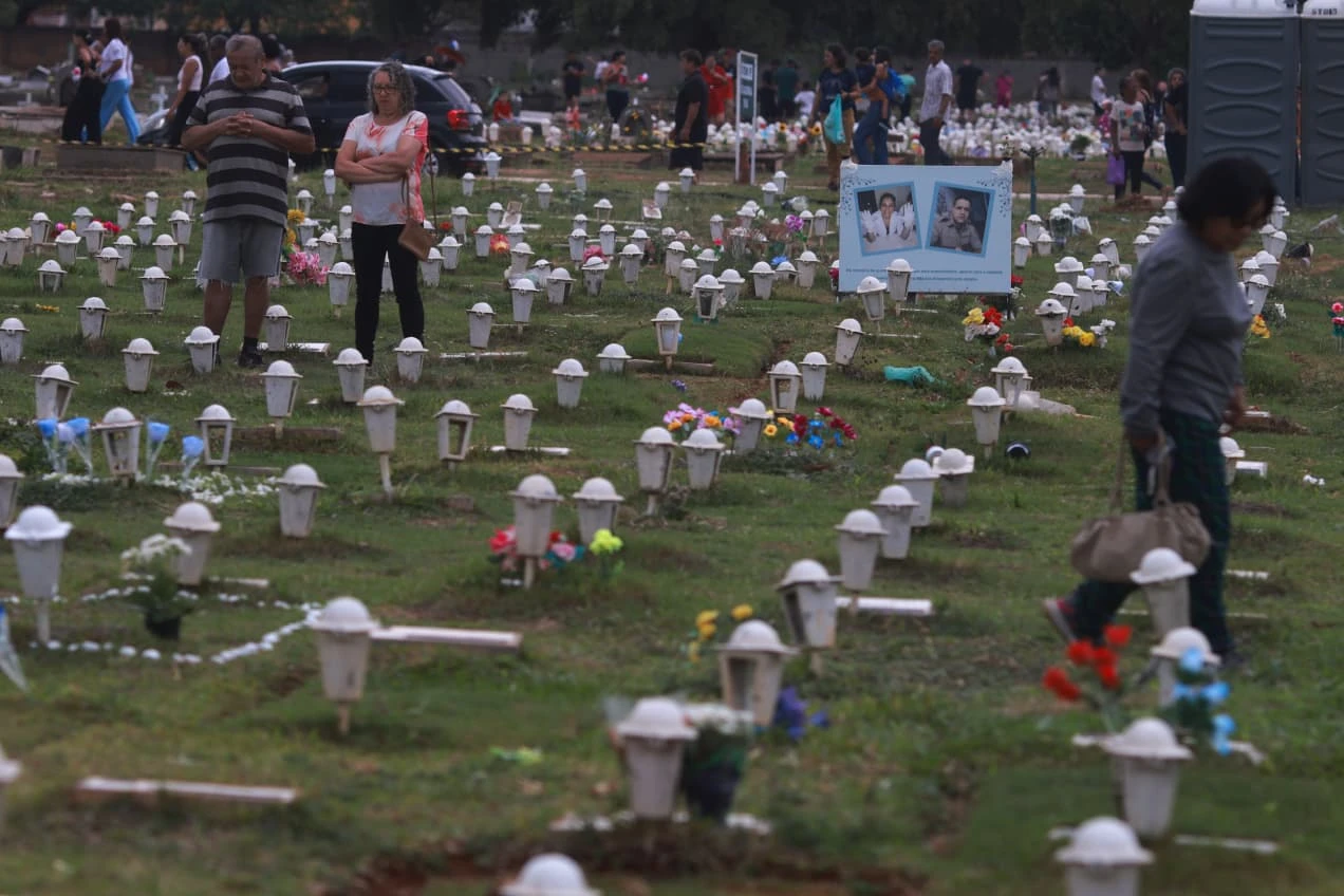 Após polêmica sobre covas ‘soterradas’, cemitério fará recadastramento