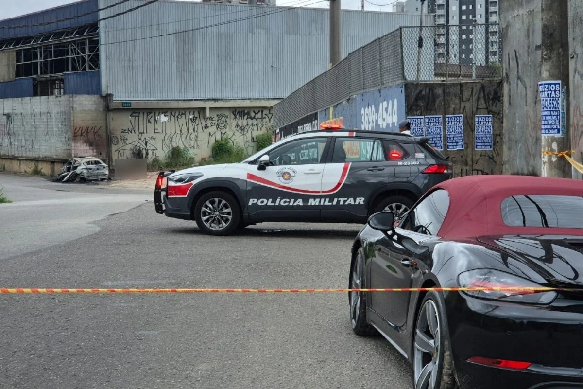 Motorista de BMW atropela e mata suspeito que tentava assaltar Porsche