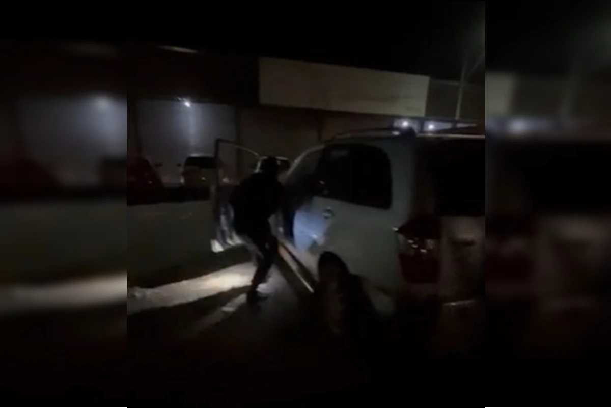 Vídeo mostra resgate de crianças que foram trancadas pelo pai em carro