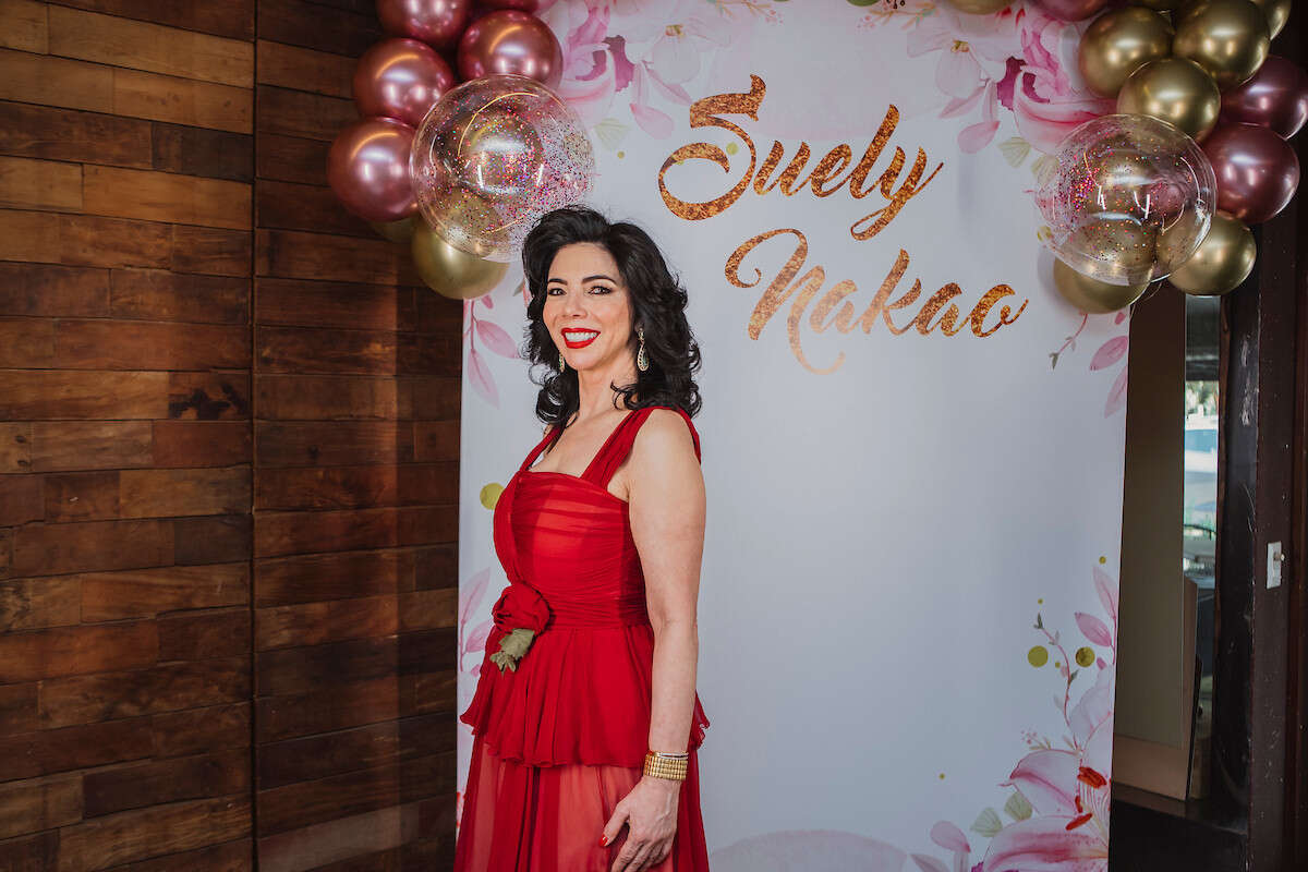 Suely Nakao celebra aniversário em almoço organizado por amigas