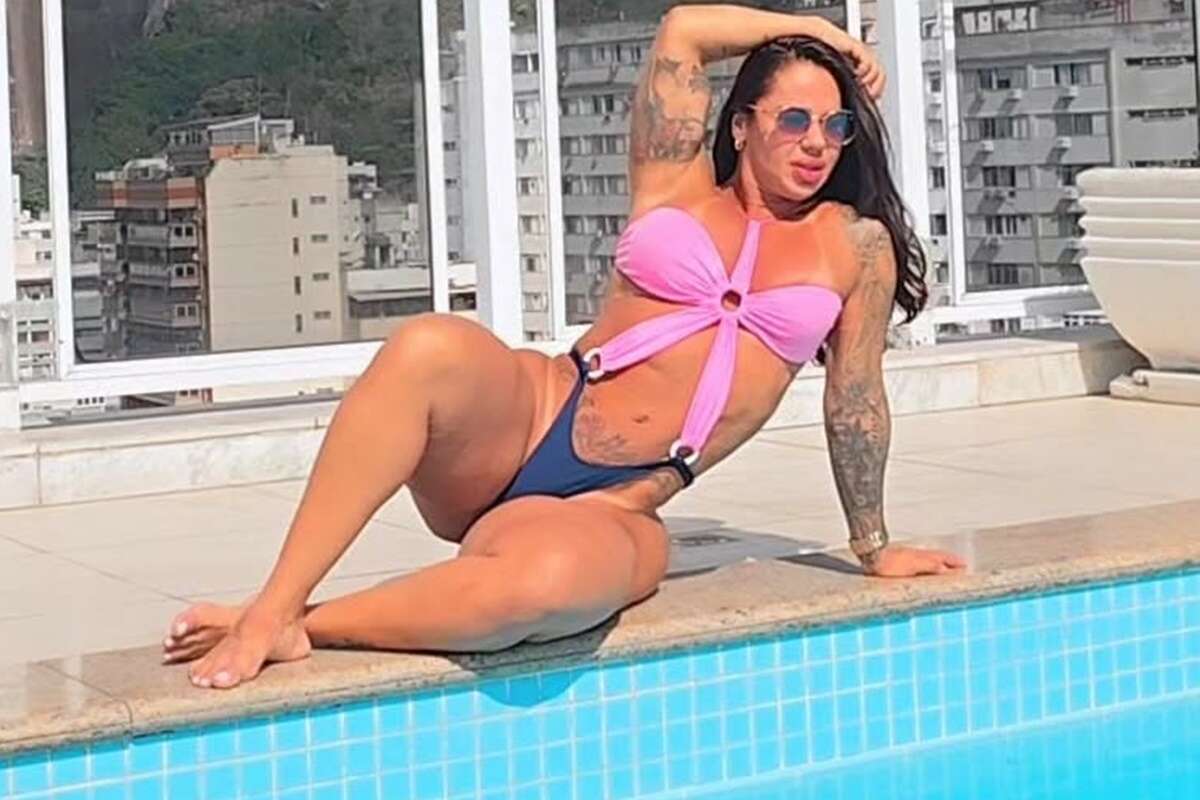 Fã oferece R$ 15 mil para “dar tapas” na dona do maior bumbum do país