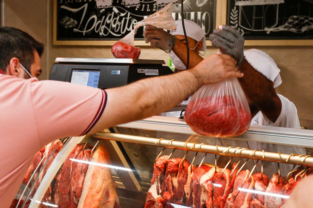 China abre investigação sobre carne bovina comprada do Brasil