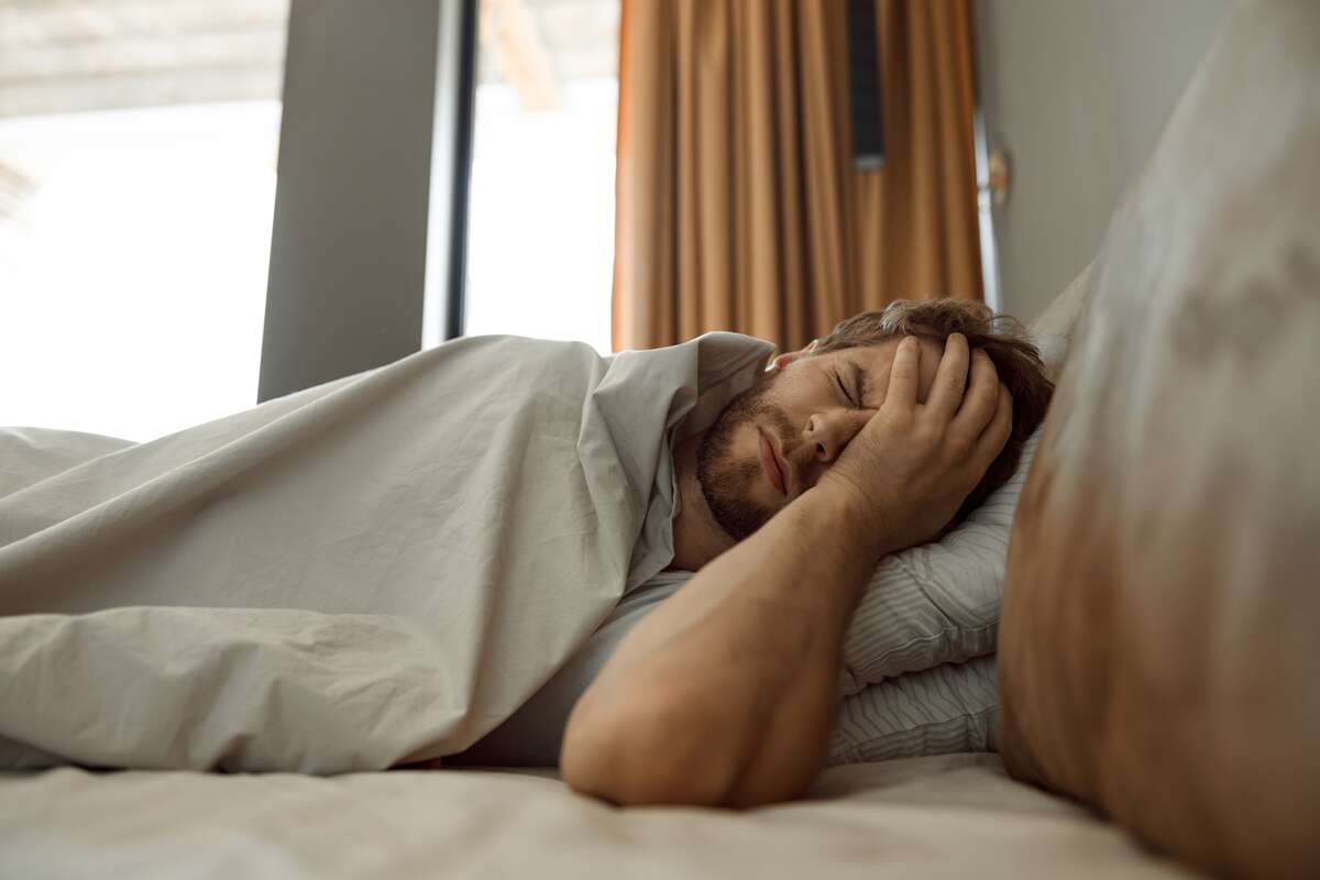 Durmo bem, mas acordo cansado. O que pode causar sintoma?