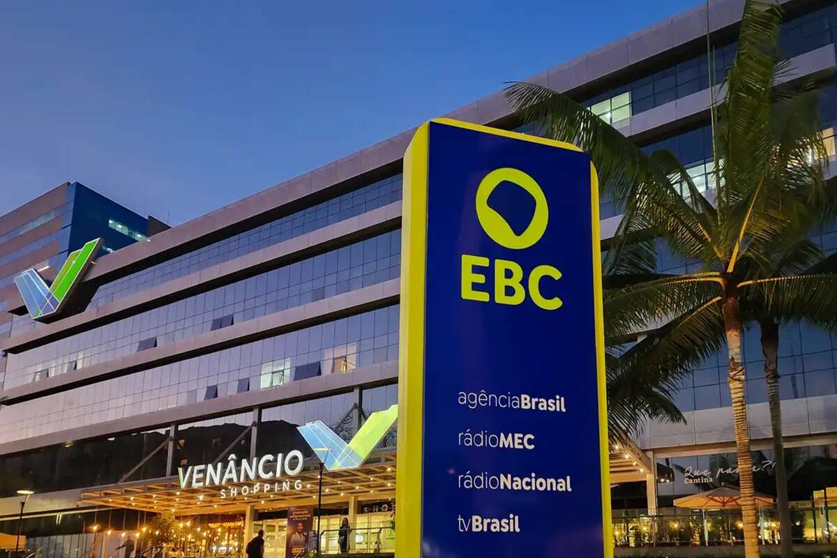 EBC vai cortar ponto de jornalistas em greve desde quinta-feira