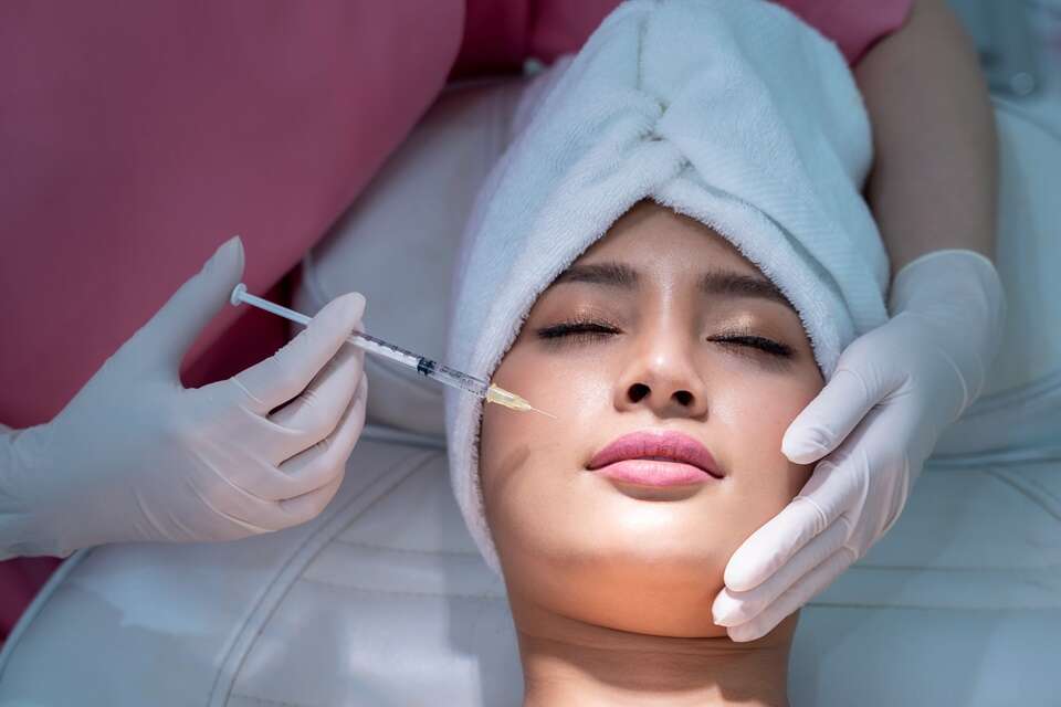 Fazer botox no verão pede cuidados extras; dermatologista revela quais