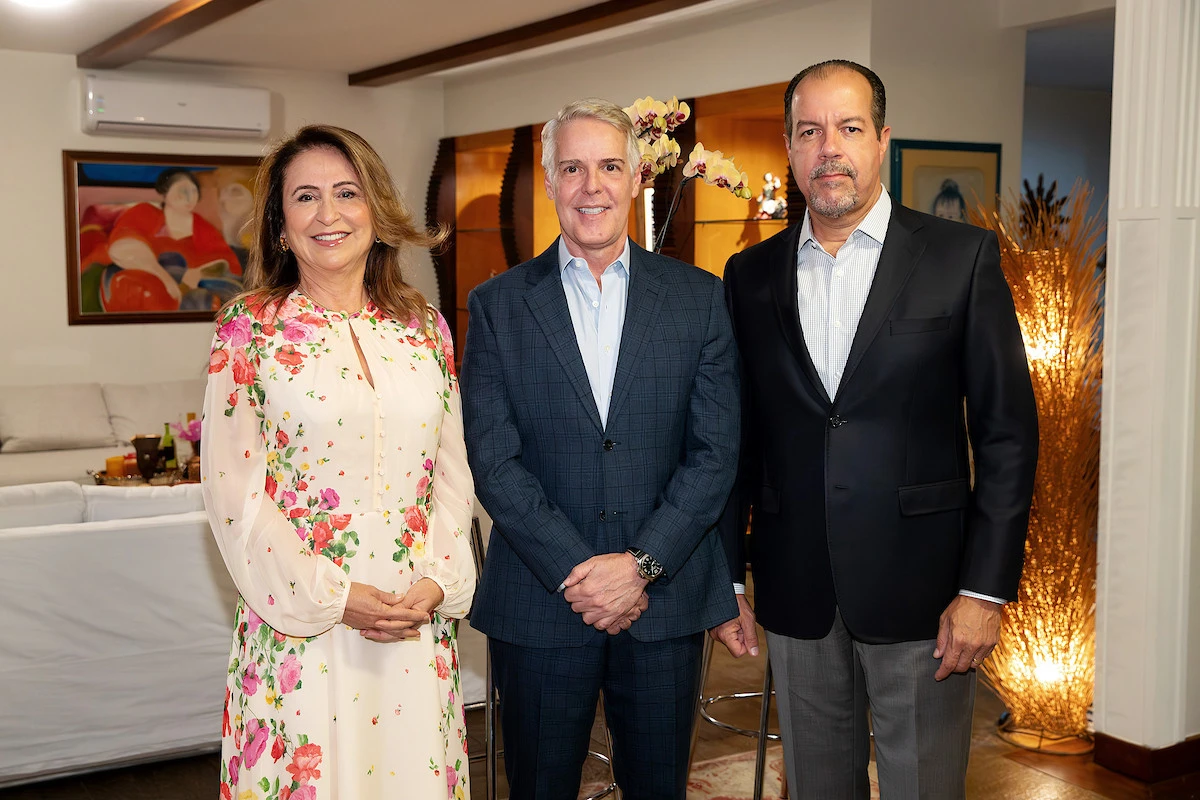 Ex-senadora Kátia Abreu oferece coquetel de despedida para Paulo Uchôa
