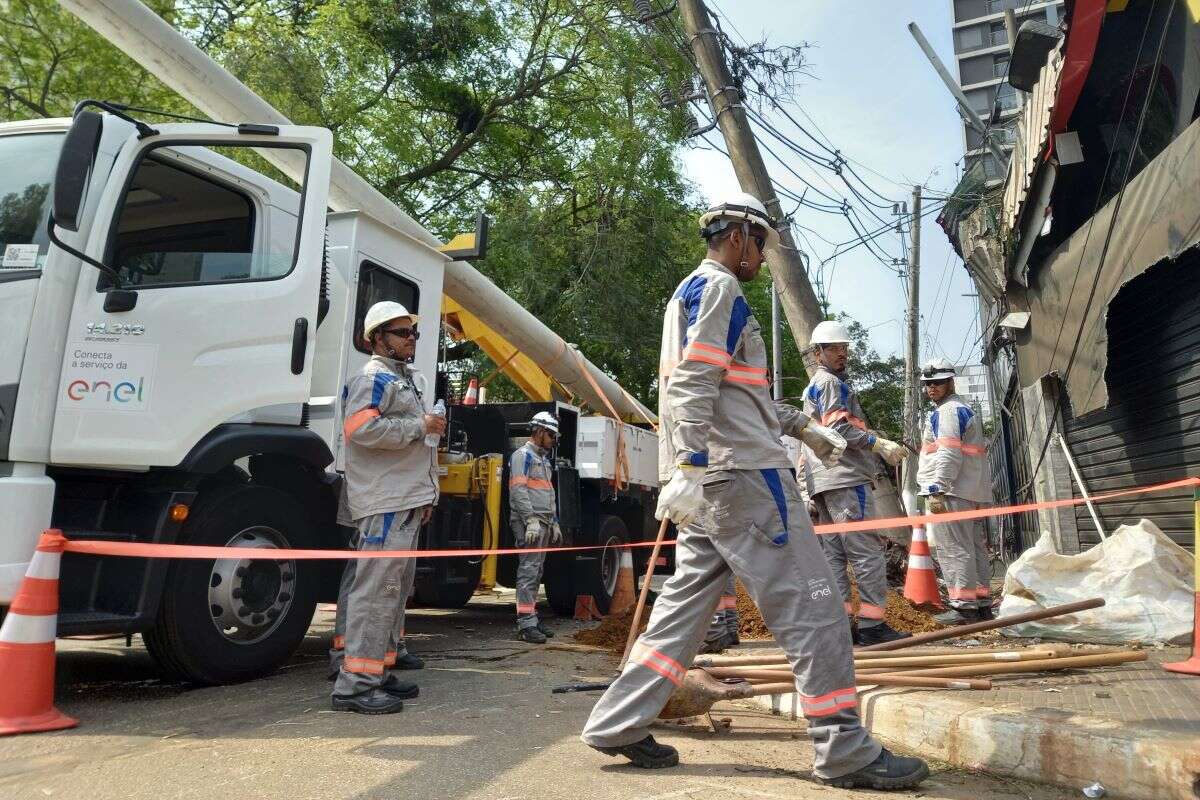 Ministro prevê caos sem força-tarefa para podar árvores em São Paulo