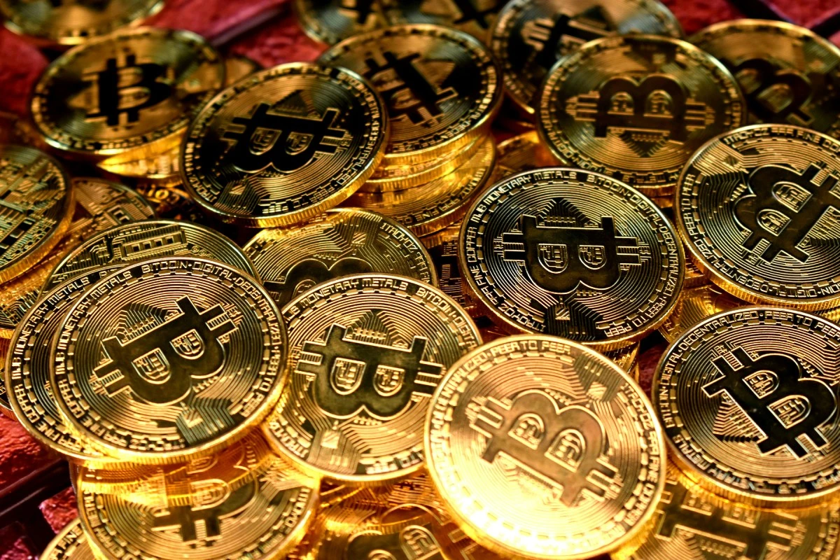Bitcoin voltou a subir mais de US$ 100 mil; veja como aproveitar