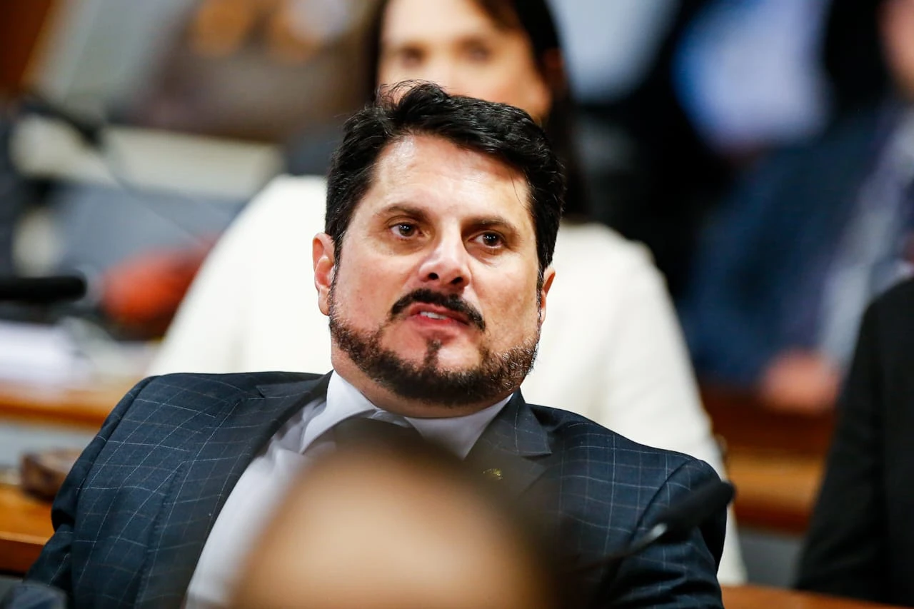 Moraes já havia bloqueado contas, Pix e cartões de Do Val após viagem