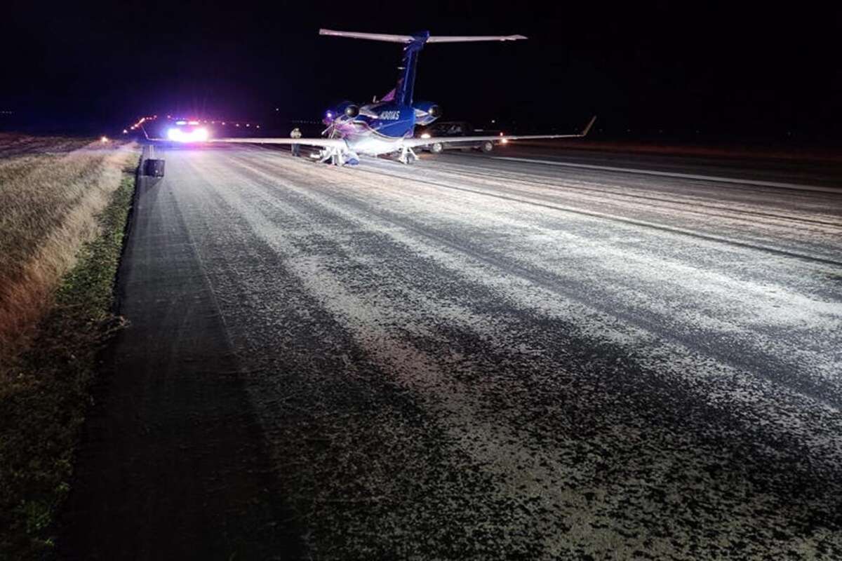 EUA: avião tem pane total e controladora o guia em pouso de emergência