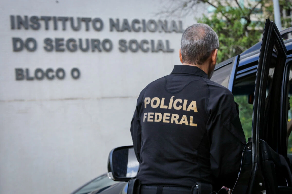 PF faz buscas para apreender bens de alvos da farra do INSS em Sergipe