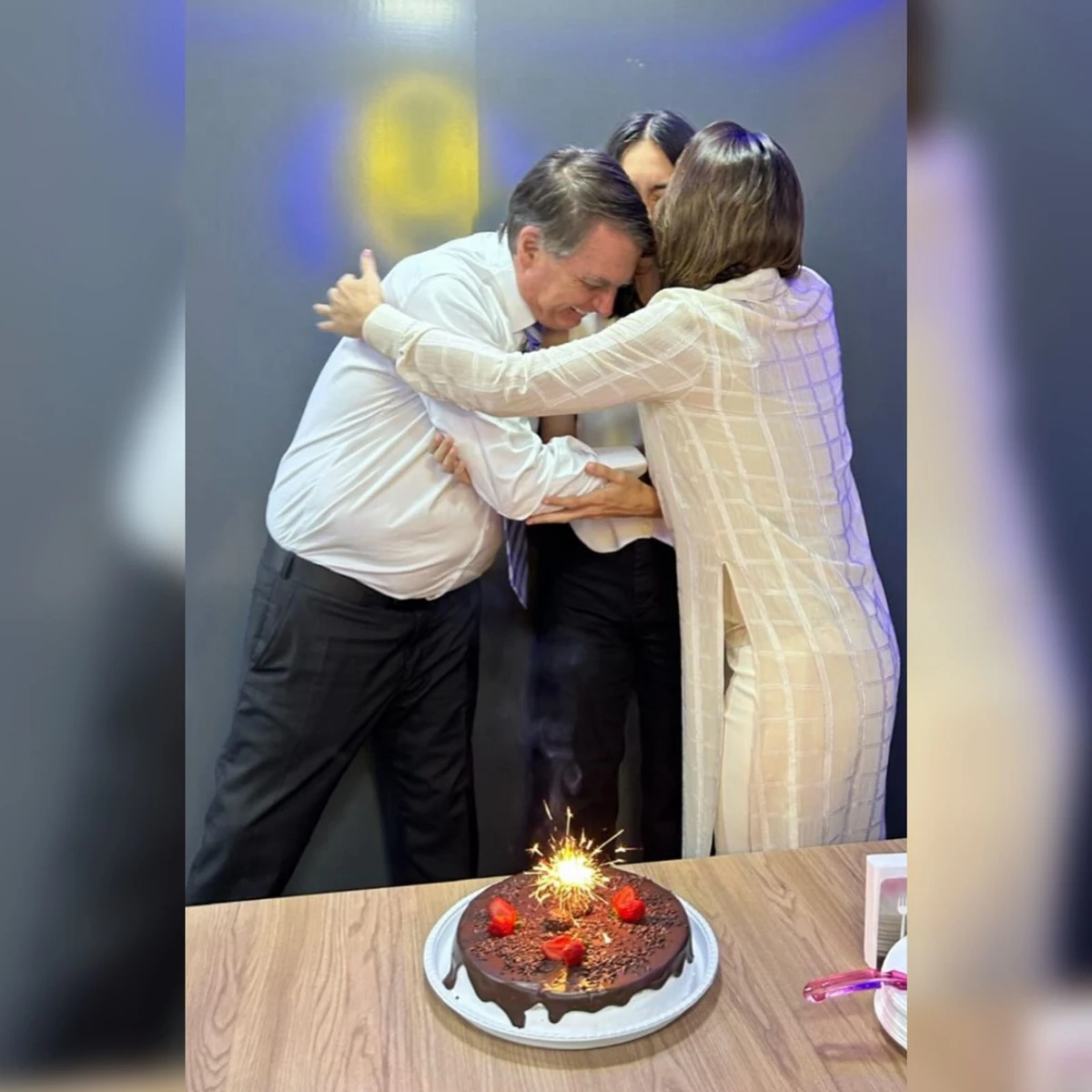 Michelle posta imagem do aniversário da filha e fala sobre “injustiça”