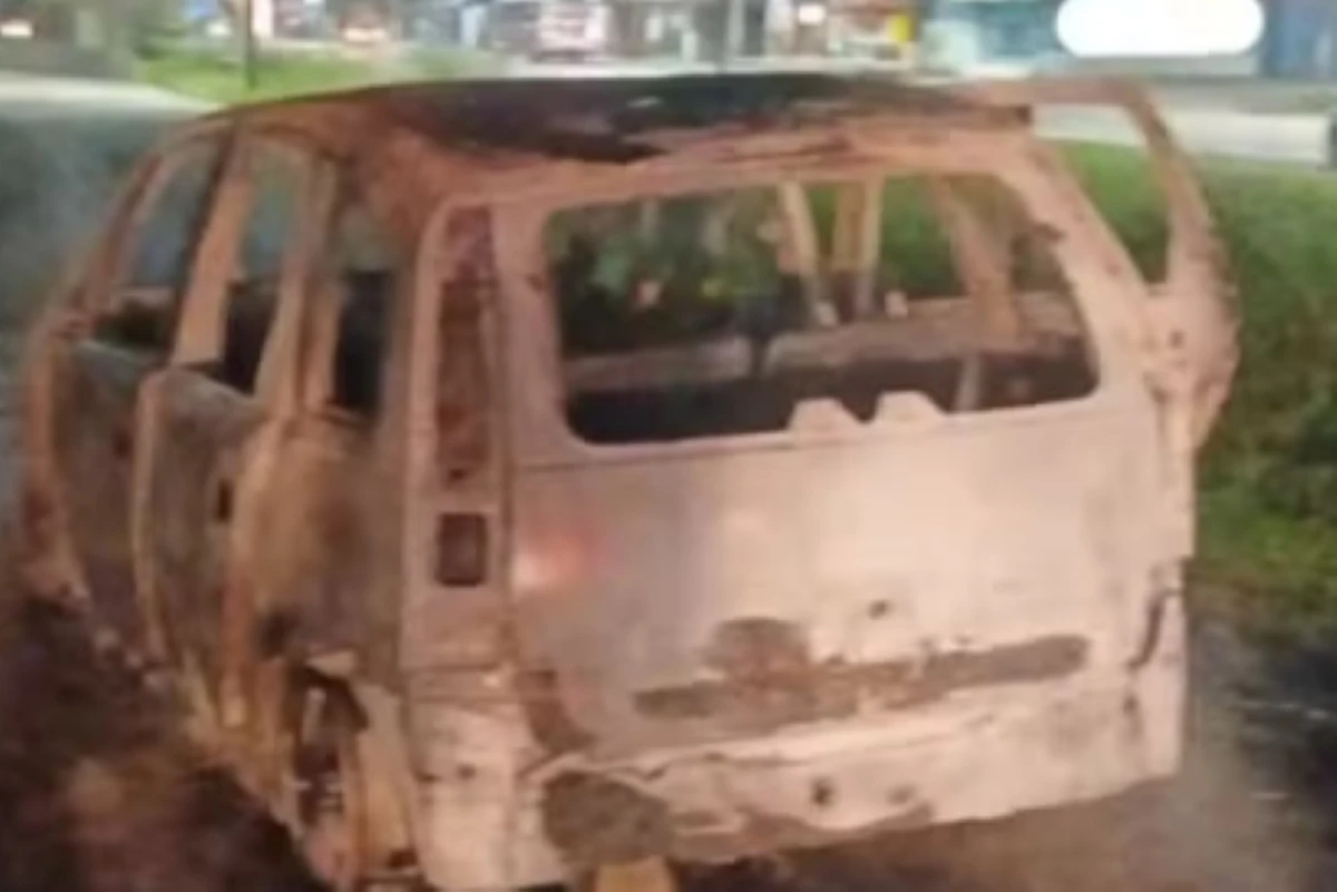 SP: mulher sobrevive após carro pegar fogo durante ida para o litoral