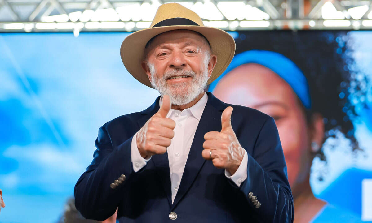 Lula vai ao Rio pela terceira vez em 1 mês e participa de festa do PT