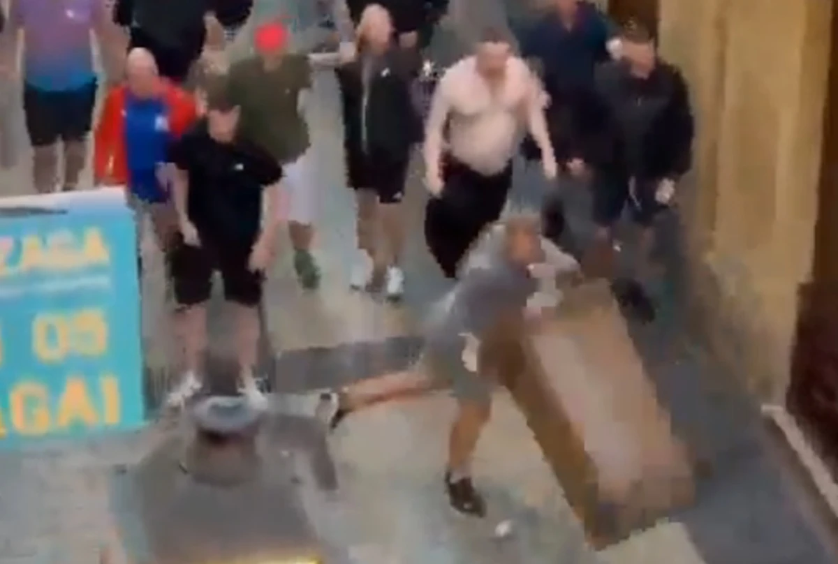 Vídeo: torcedores de Tottenham e United brigam às vésperas de final