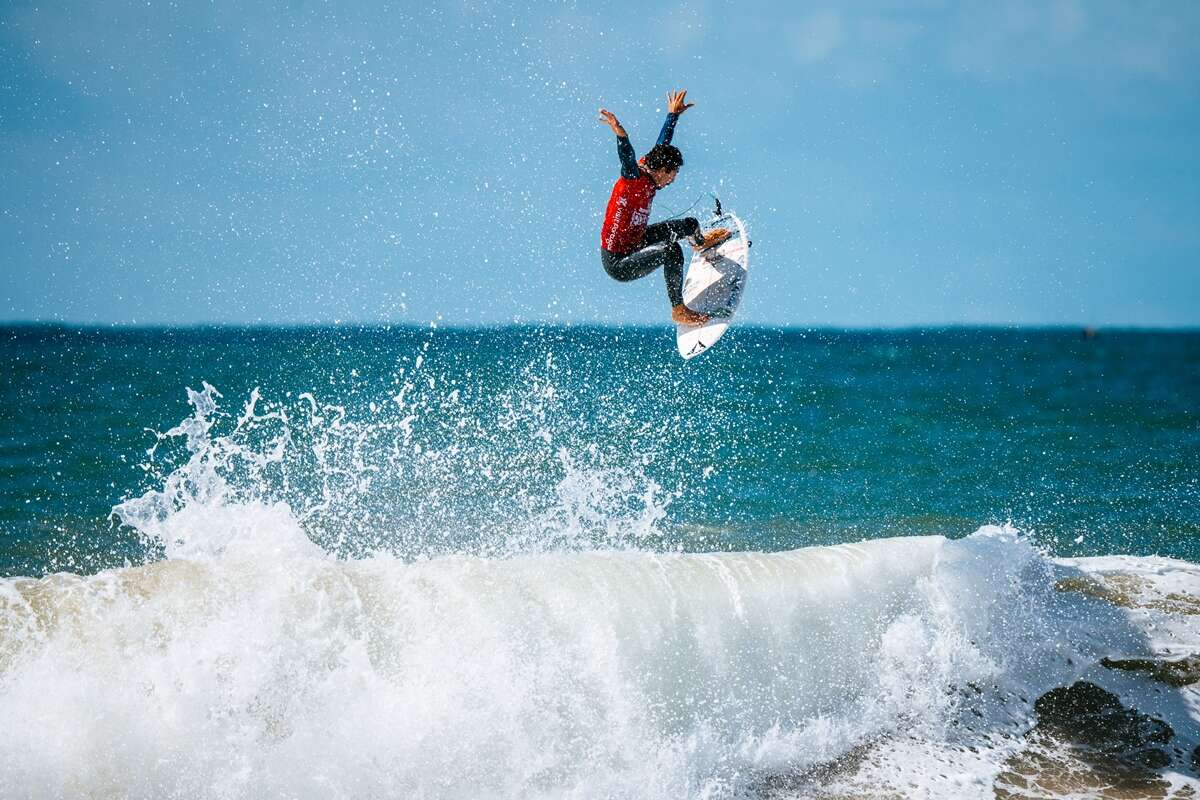 WSL: Yago Dora vence Italo Ferreira em final e é campeão em Pinache