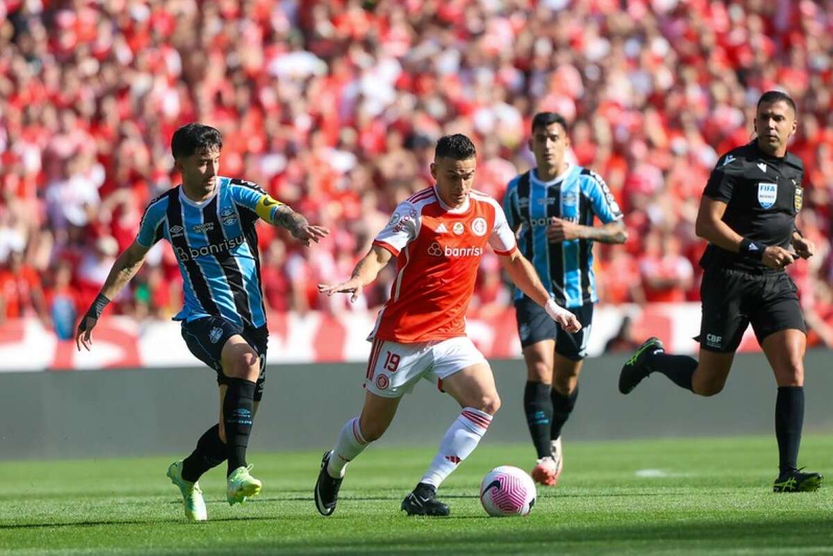 Internacional bate o Grêmio em clássico truncado no Beira-Rio