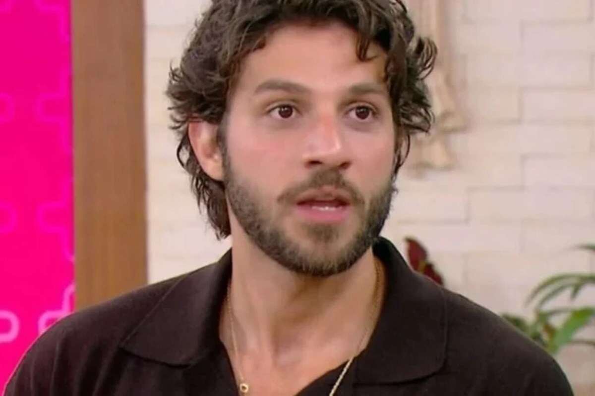 Chay Suede toma bronca nos bastidores da Globo e ganha apelido maldoso