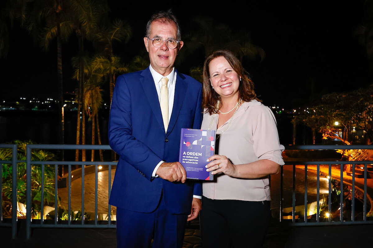 Francisco Amaral e Priscila Juliano lançam livro em noite prestigiada