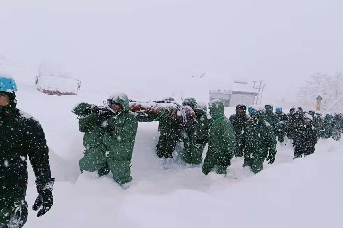 Ao menos 57 pessoas ficam presas em avalanche de geleira no Himalaia