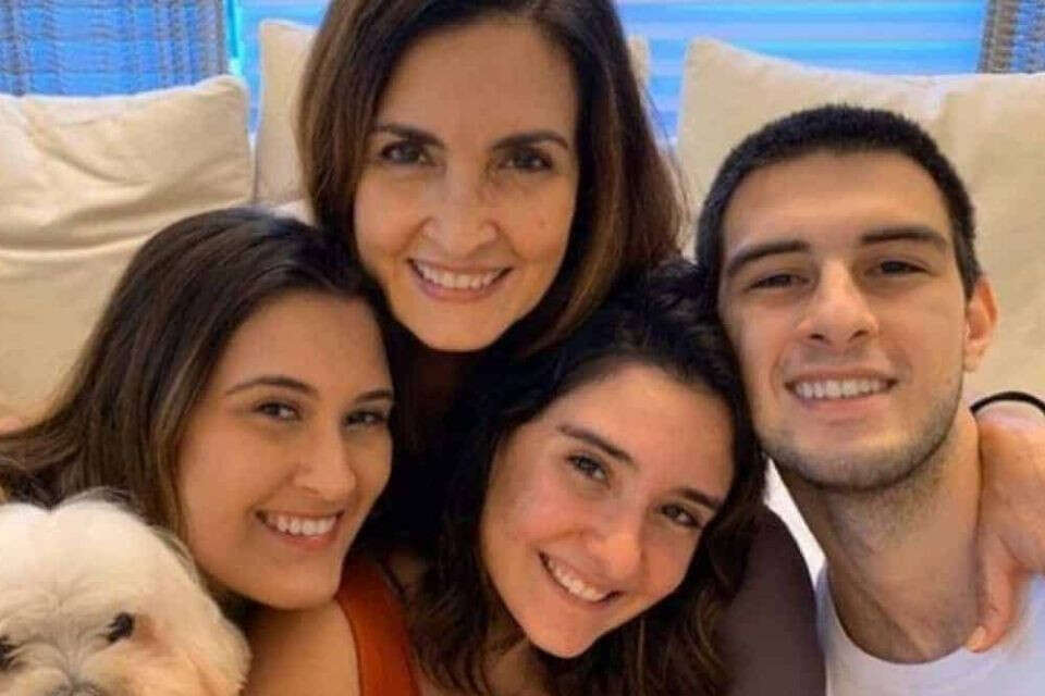 Fátima Bernardes diz que teve crise em despedida dos filhos com Bonner