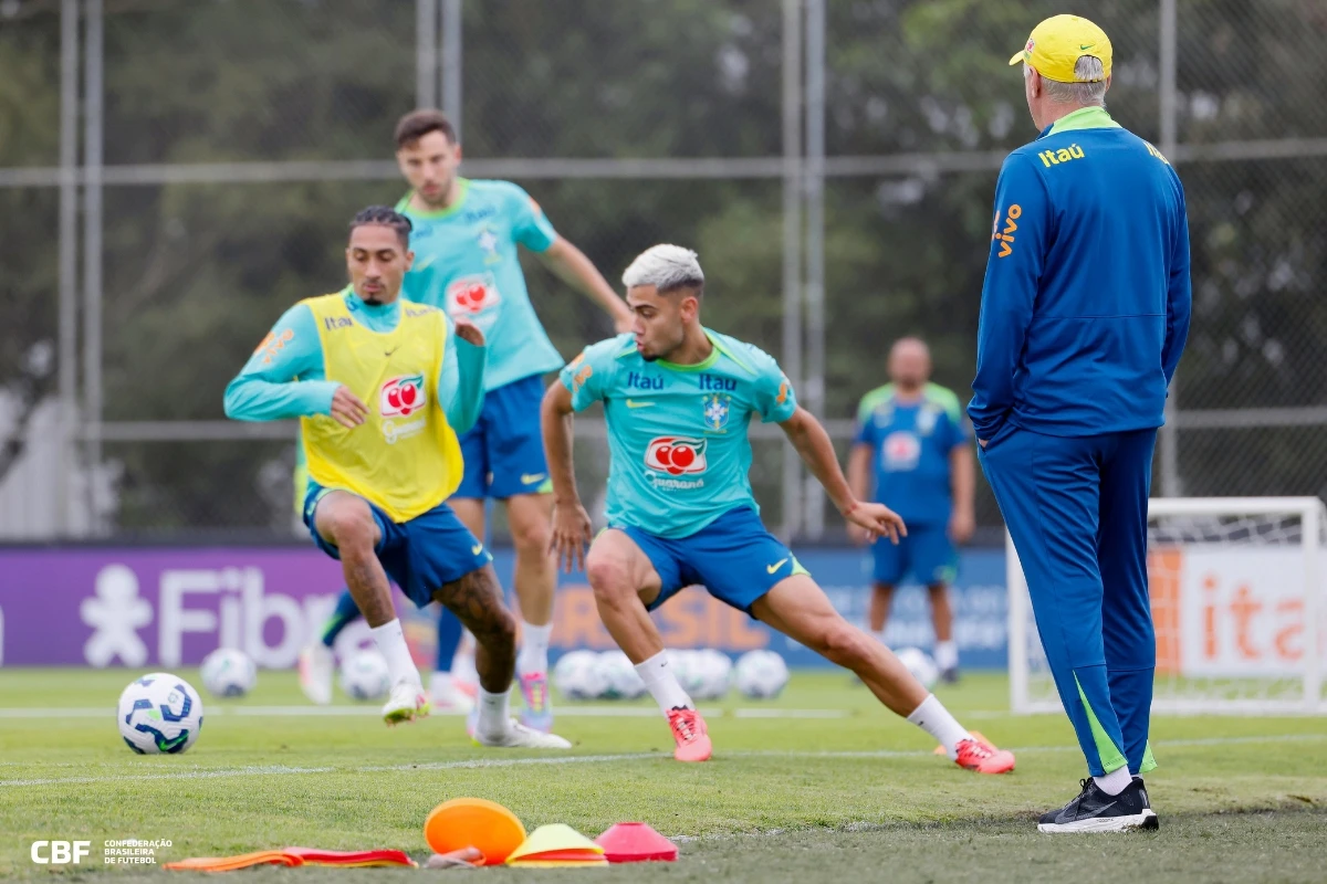 Vídeo: Seleção Brasileira treina em SP após empate com o Equador