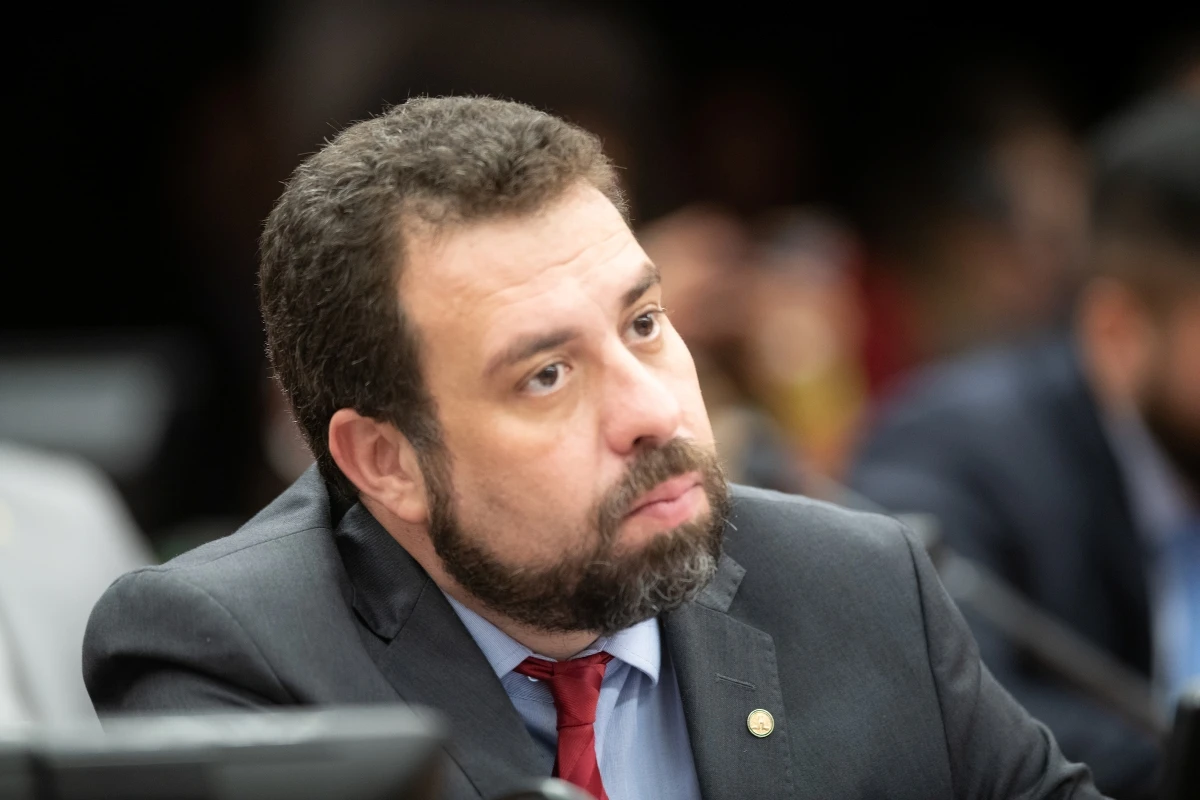 Boulos propõe imposto que mira Google, X e Meta: “Pix das big techs”