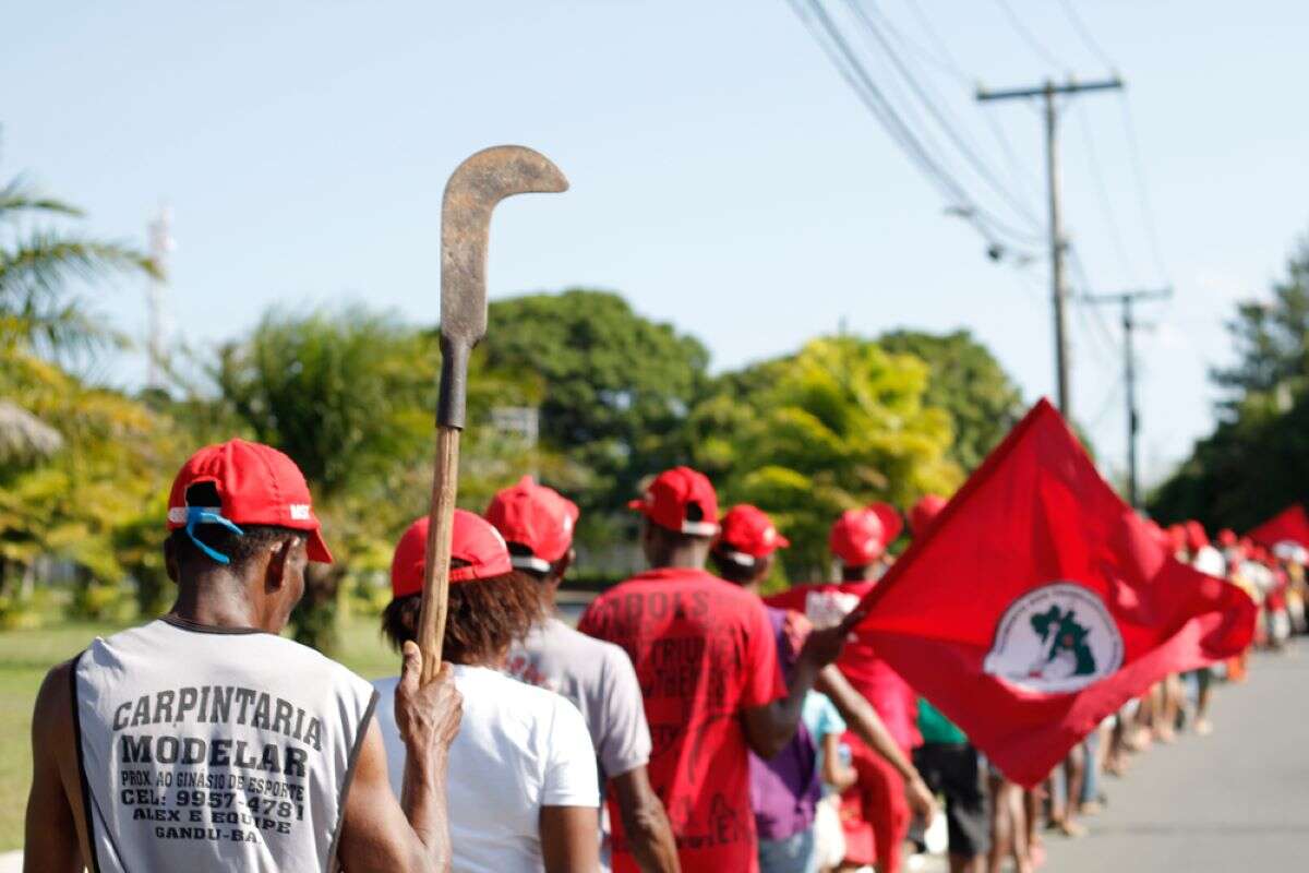 Com mais de 600 candidatos, MST quer ocupar câmaras e prefeituras