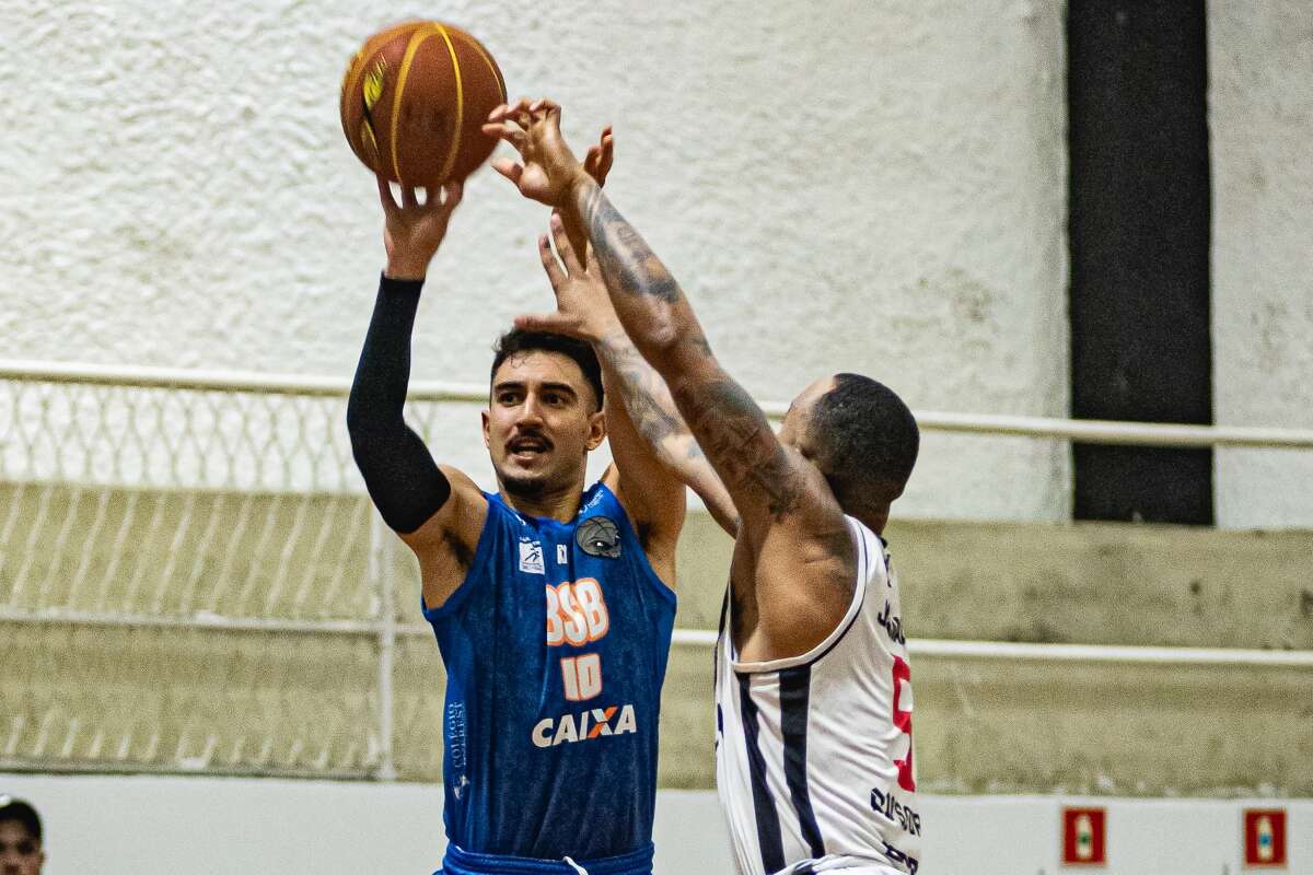 Com show no 2º tempo, Brasília Basquete vence mais uma no NBB